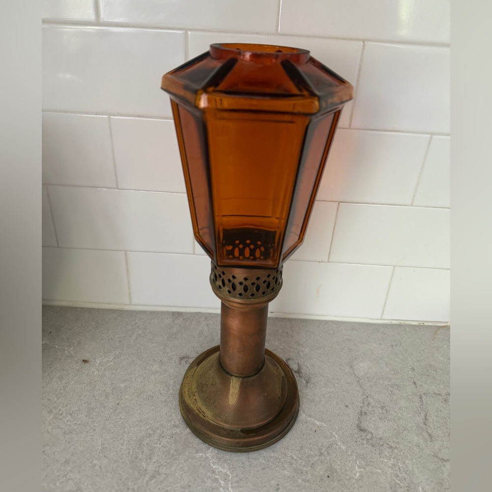 Vintage middlesex Mason candlelight co cast iron metal Amber Glass candle holder